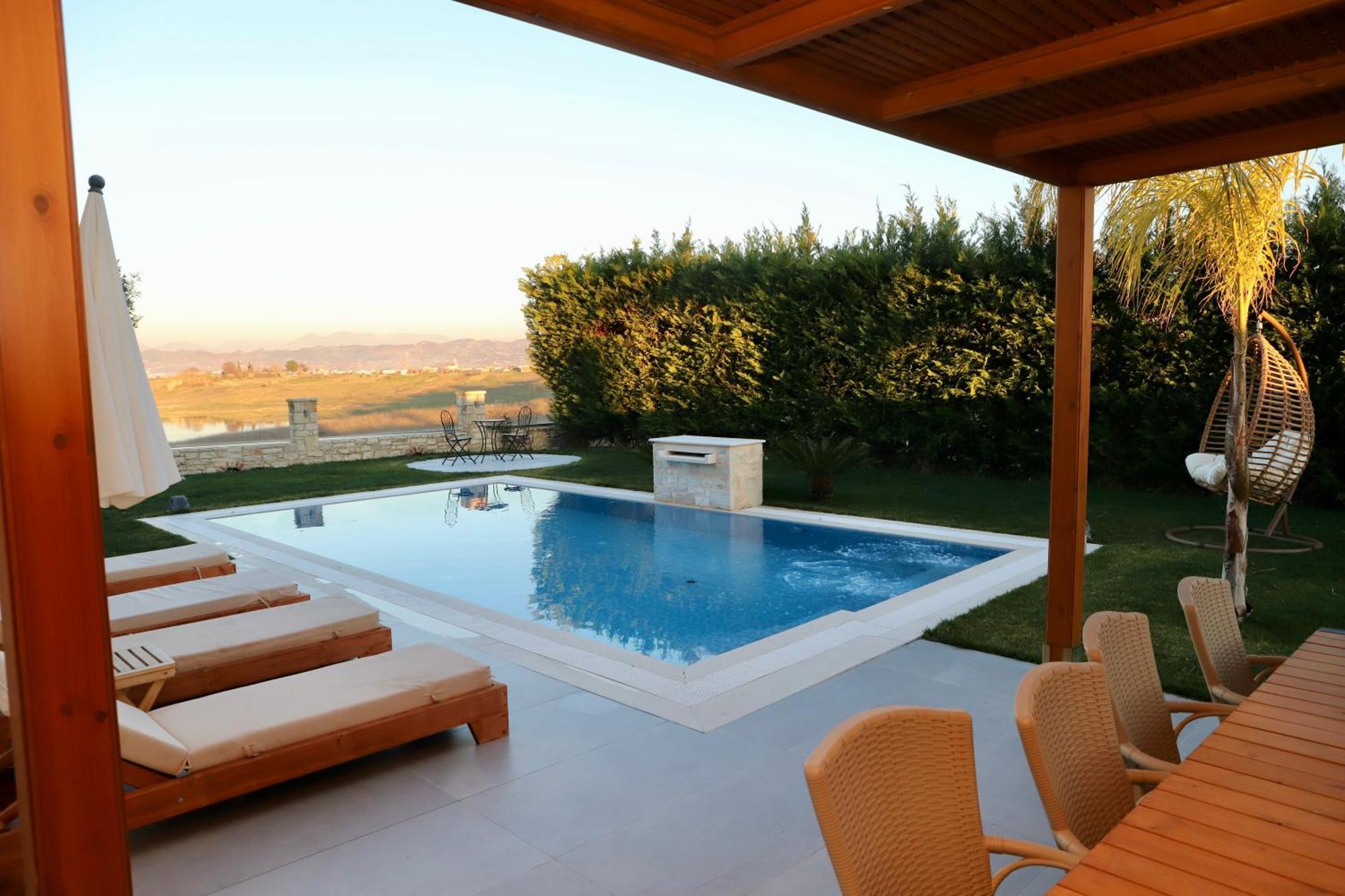 Green Villa With Private Pool Durrës Eksteriør billede