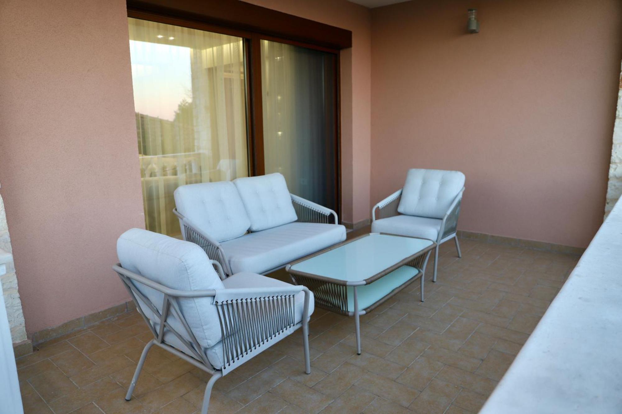 Green Villa With Private Pool Durrës Eksteriør billede