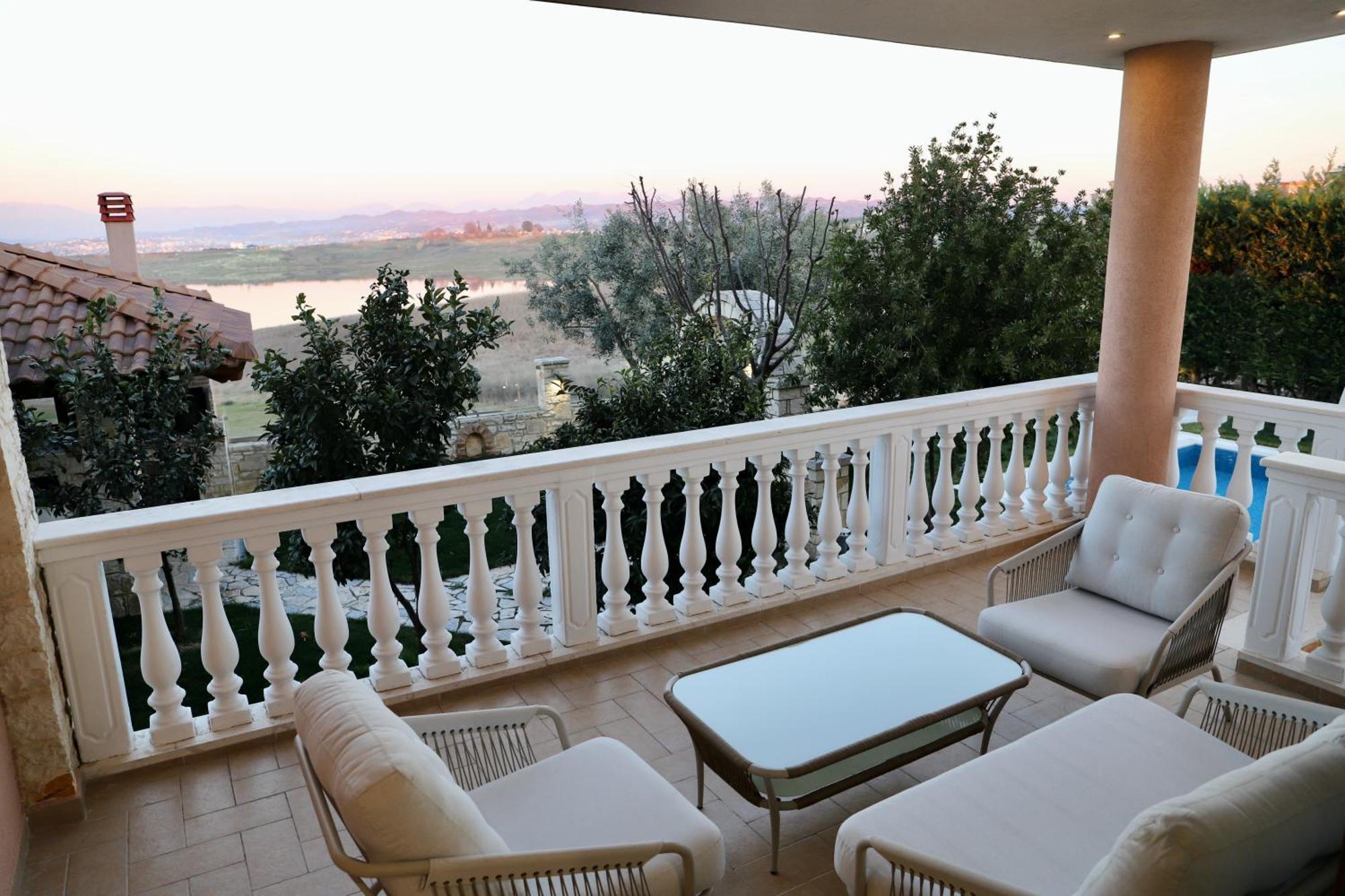 Green Villa With Private Pool Durrës Eksteriør billede